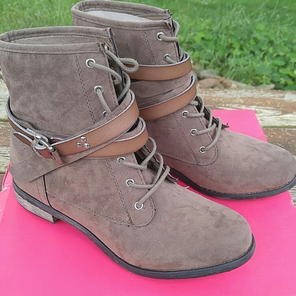 Shoe Dazzle Shoes - Brown Sueded Combat Boots
